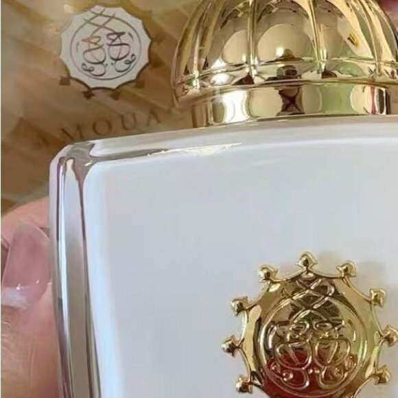 Honour by Amouage, 3.4 oz EDP Spray for Women - Picture 1 of 7